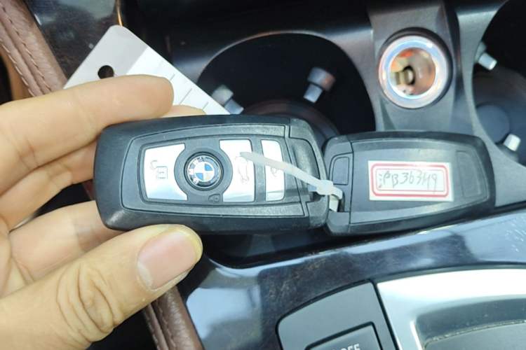 Used BMW 5 Series 2014 525Li Leading Model Interior 1
