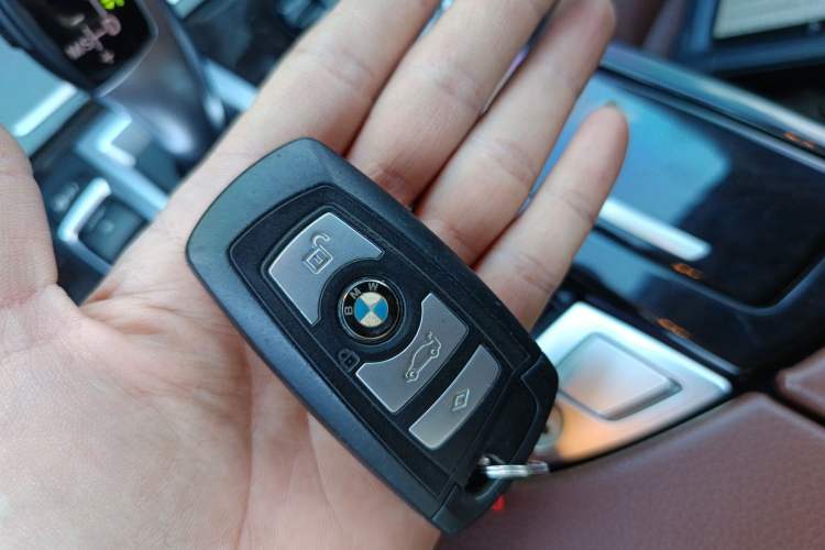 Used BMW 5 Series 2014 525Li Leading Model Interior 1