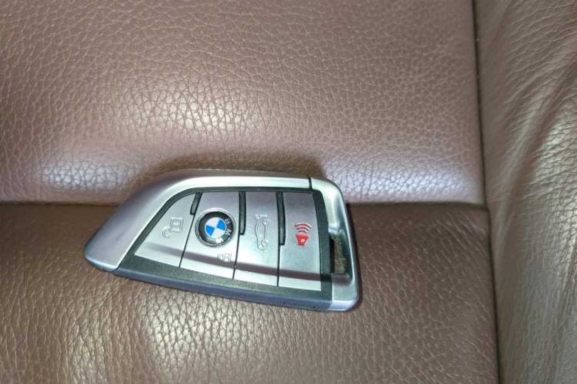 Used BMW 5 Series 2014 528Li Leading Model Interior 1