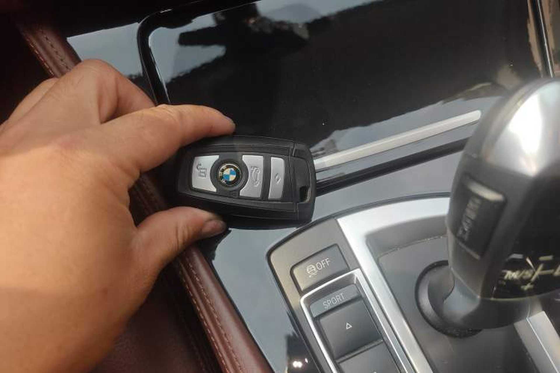 Used BMW 5 Series 2014 520i Elegant Edition Interior 1