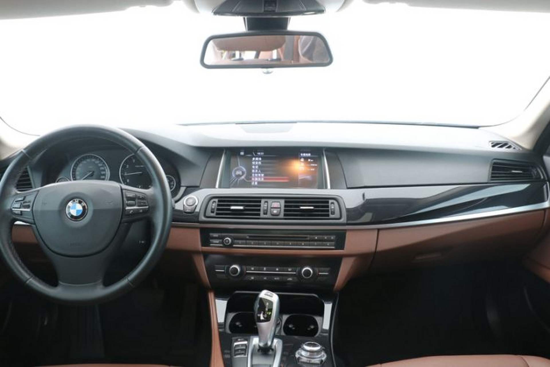 Used BMW 5 Series 2014 520Li Elegant Model Interior 1