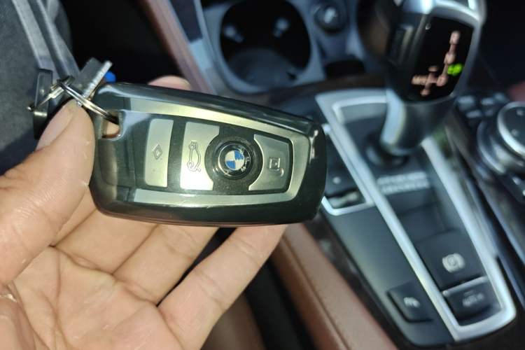 Used BMW 5 Series 2014 528Li Leading Model Interior 1