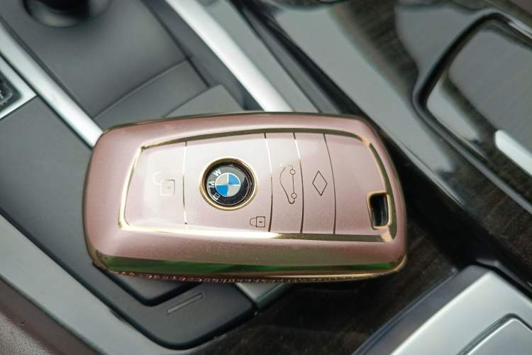 Used BMW 5 Series 2014 525Li Luxury Design Package Interior 1