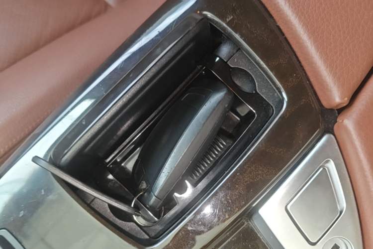 Used BMW 5 Series 2014 525Li Leading Model Interior 1