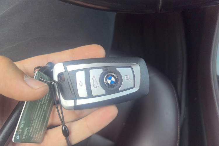 Used BMW 5 Series 2014 525Li Luxury Design Package Interior 1