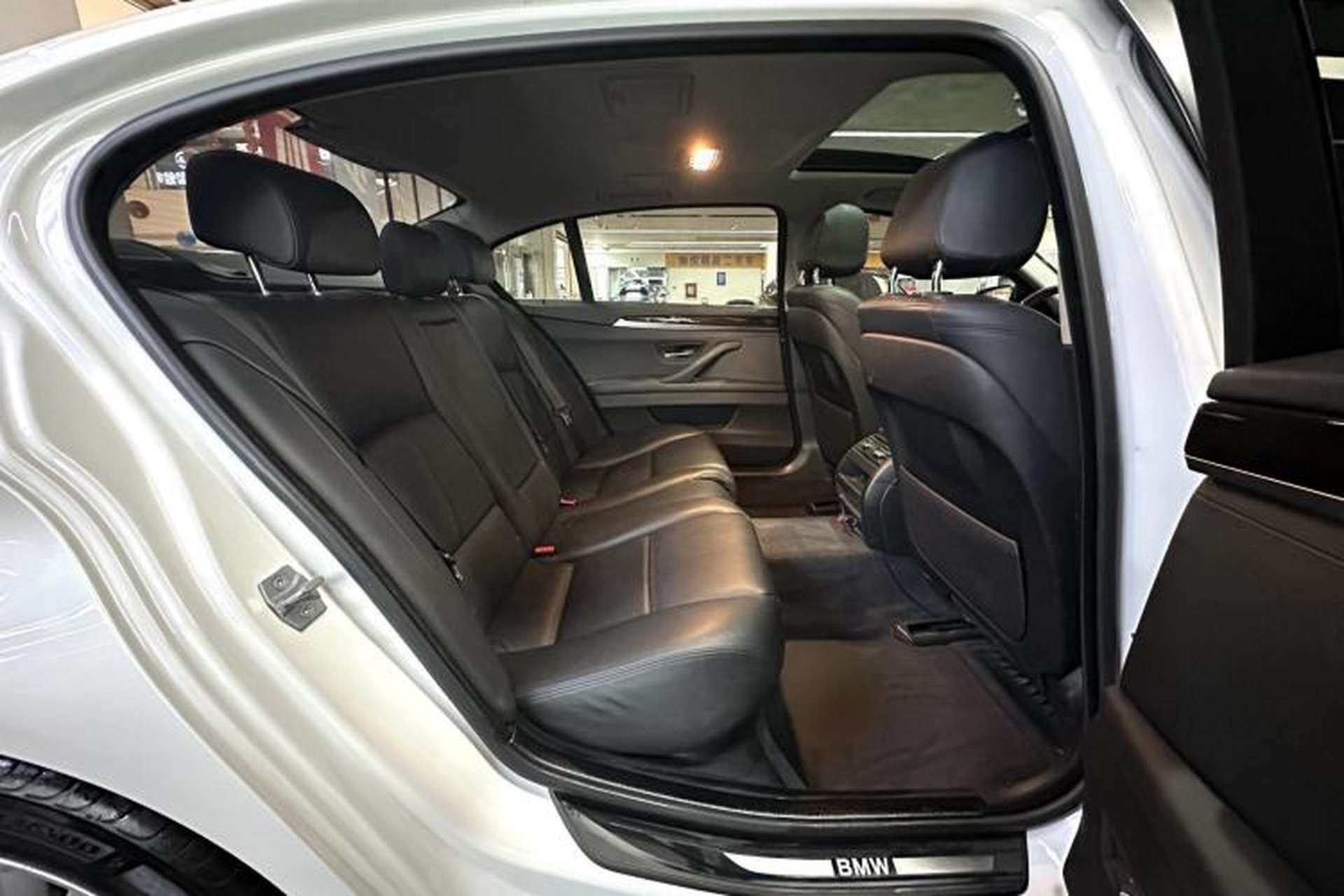 Used BMW 5 Series 2014 525Li Leading Model Interior 11
