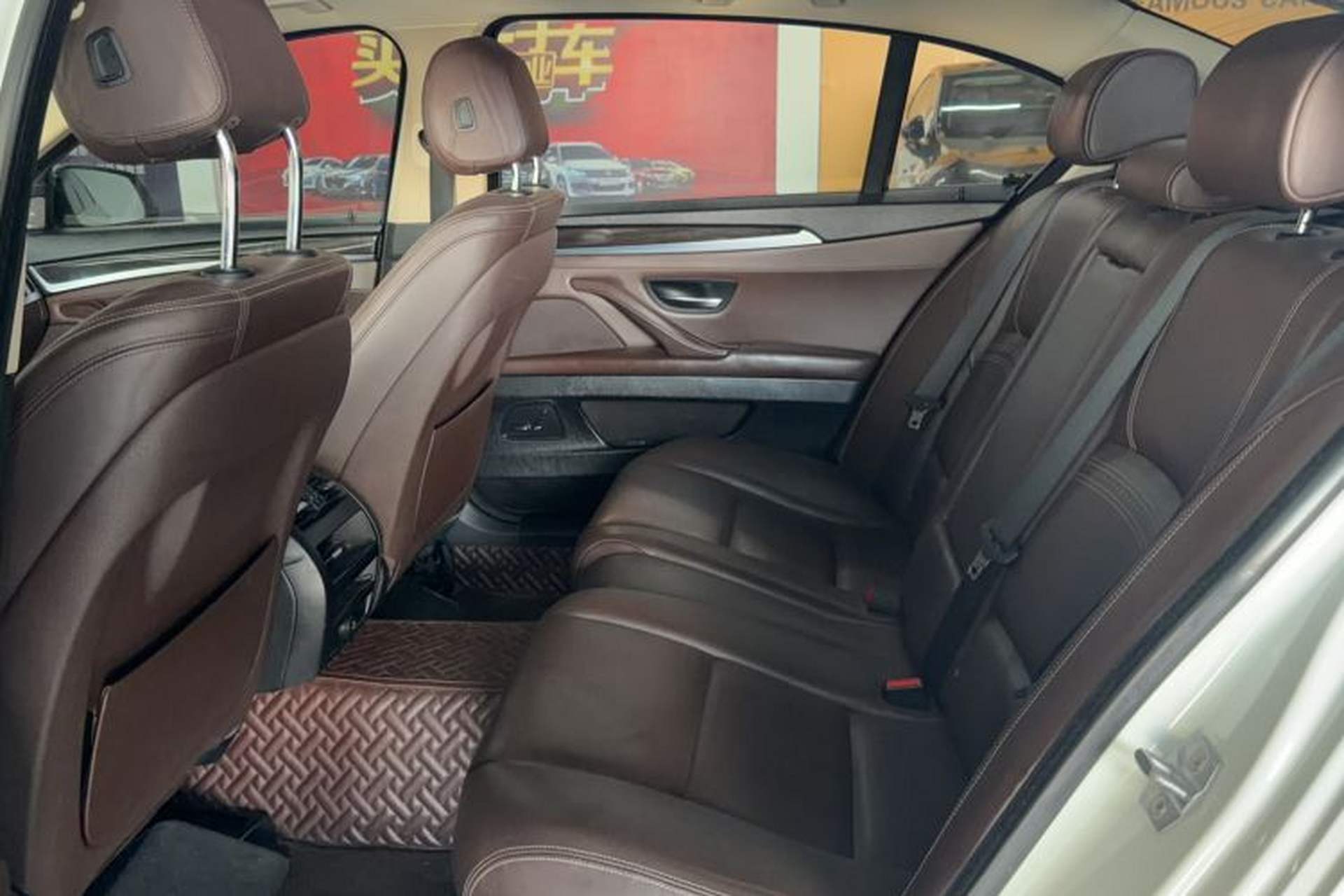 Used BMW 5 Series 2014 525Li Luxury Design Package Interior 2
