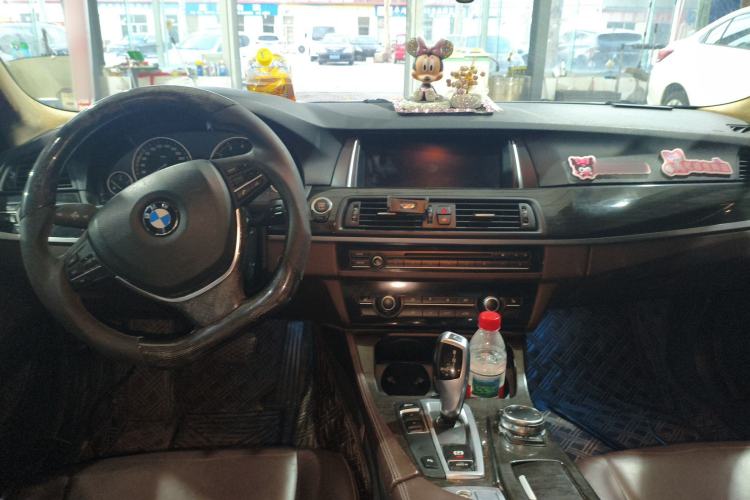 Used BMW 5 Series 2014 525Li Luxury Design Package Interior 2