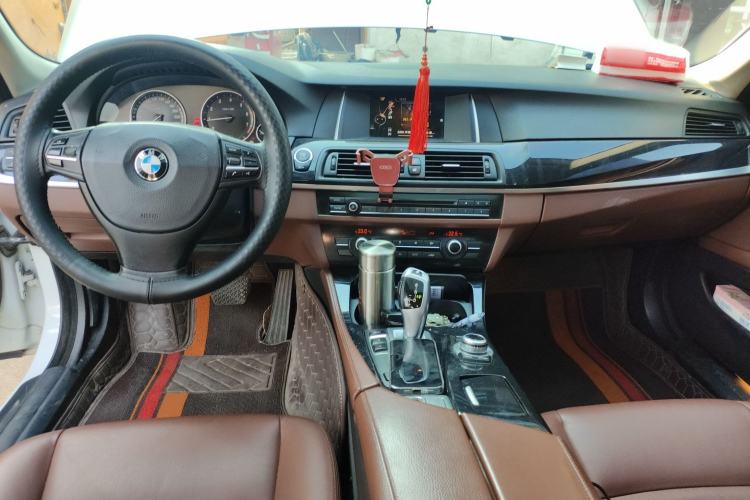 Used BMW 5 Series 2014 520Li Elegant Model Interior 2