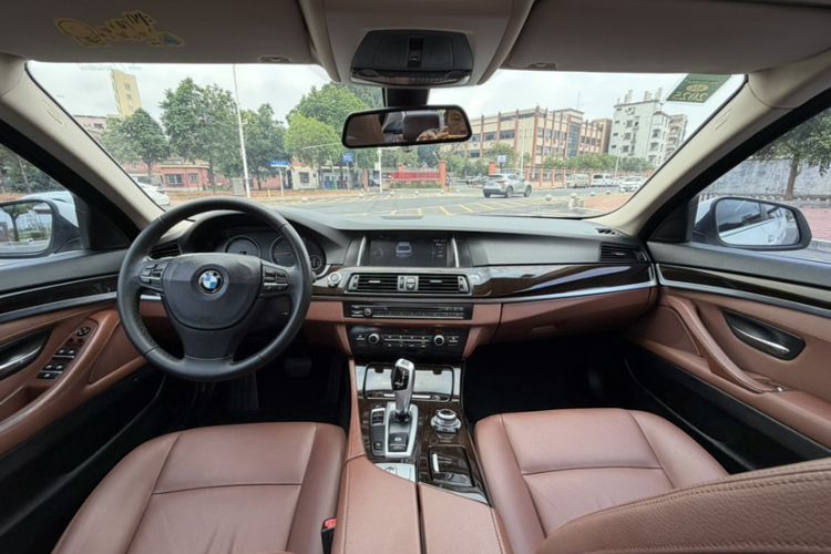Used BMW 5 Series 2014 525Li Leading Model Interior 2