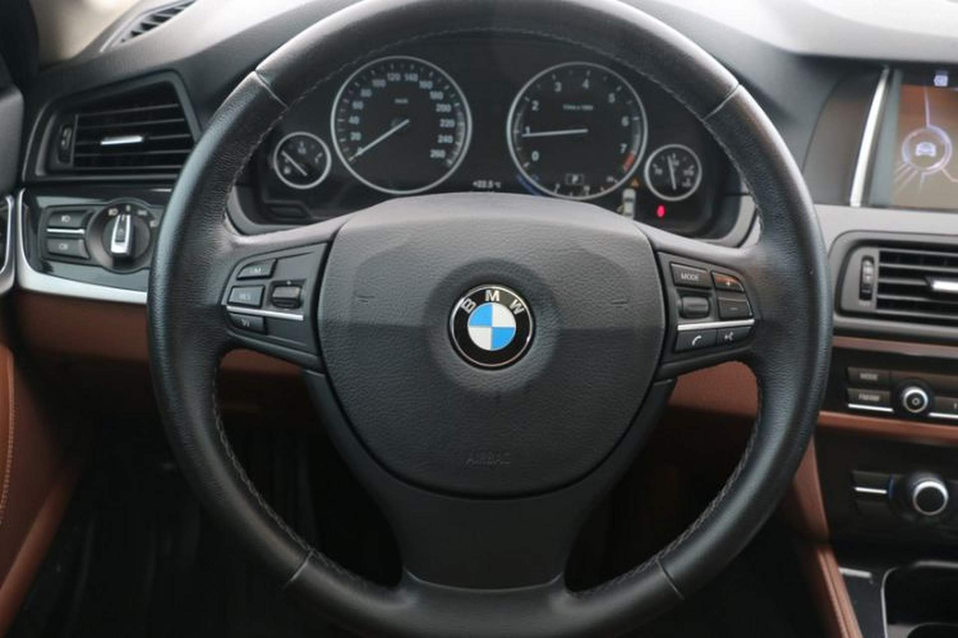 Used BMW 5 Series 2014 520Li Elegant Model Interior 2