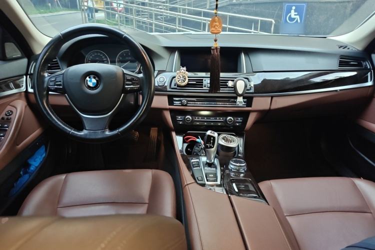 Used BMW 5 Series 2014 528Li Leading Model Interior 2
