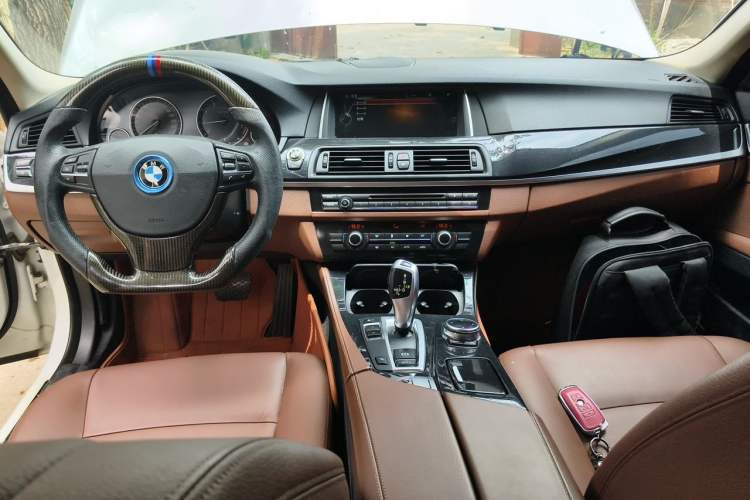 Used BMW 5 Series 2014 520Li Elegant Model Interior 2