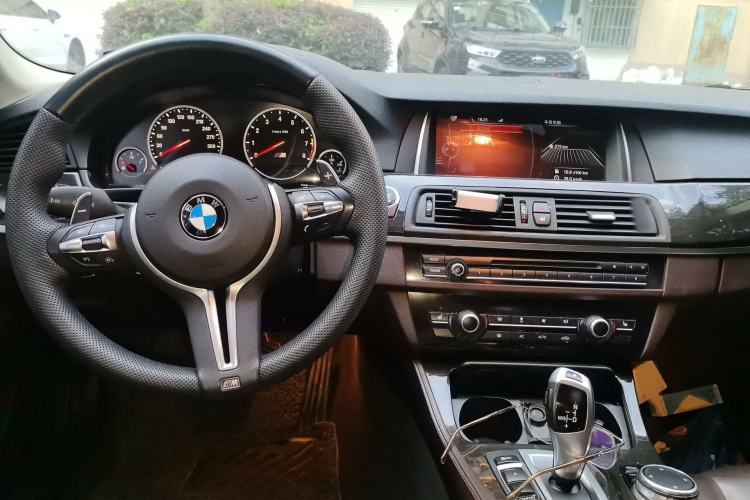 Used BMW 5 Series 2014 525Li Luxury Design Package Interior 2