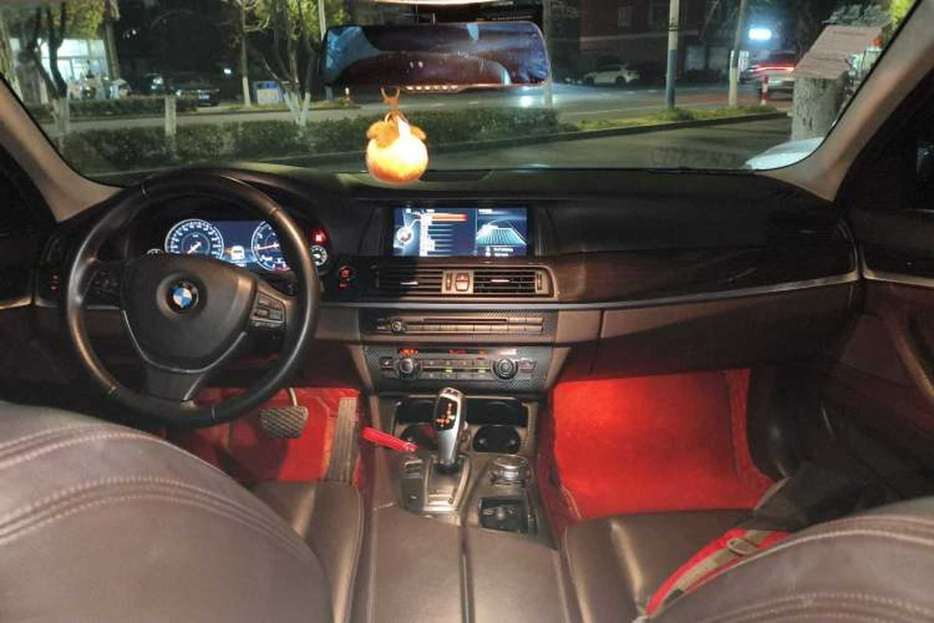 Used BMW 5 Series 2014 525Li Luxury Design Package Interior 2