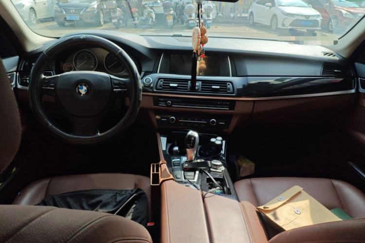 Used BMW 5 Series 2014 520Li Elegant Model Interior 2