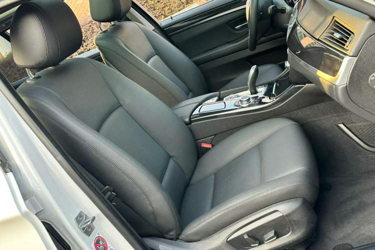Used BMW 5 Series 2014 520i Touring Edition Interior 2