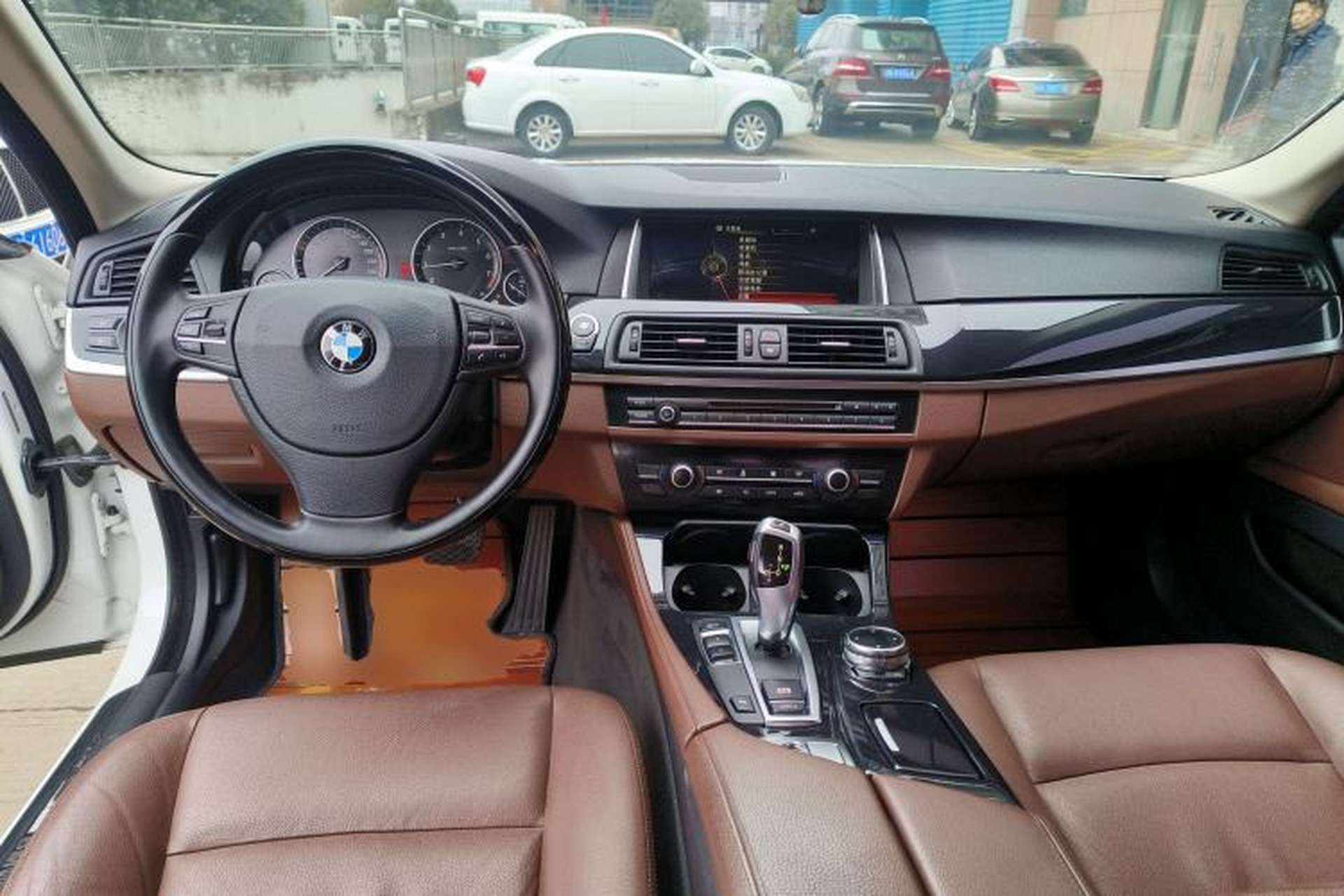 Used BMW 5 Series 2014 520i Elegant Edition Interior 2