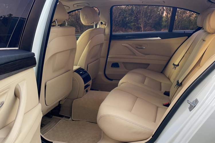 Used BMW 5 Series 2014 525Li Luxury Design Package Interior 3