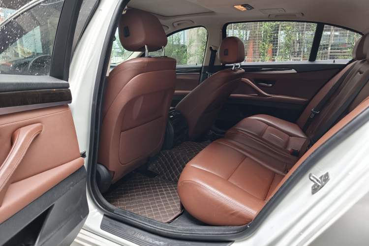 Used BMW 5 Series 2014 525Li Leading Model Interior 3