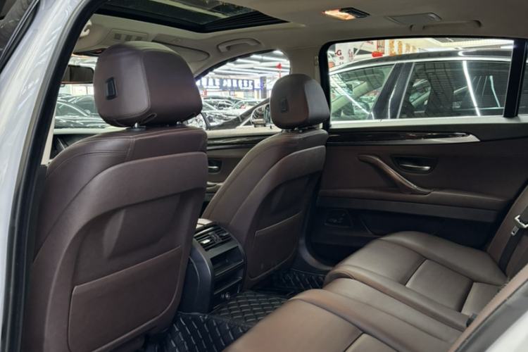 Used BMW 5 Series 2014 525Li Luxury Design Package Interior 3