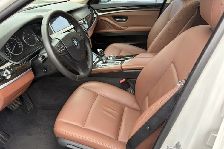Used BMW 5 Series 2014 525Li Leading Model Interior 3
