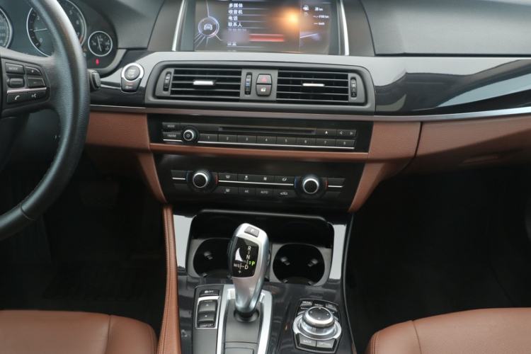 Used BMW 5 Series 2014 520Li Elegant Model Interior 3
