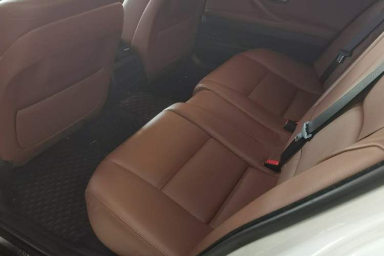 Used BMW 5 Series 2014 520Li Elegant Model Interior 3