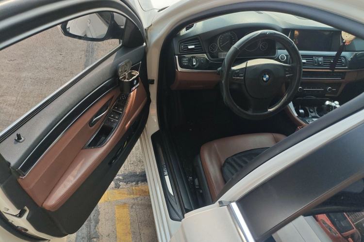 Used BMW 5 Series 2014 520Li Elegant Model Interior 3