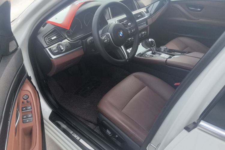 Used BMW 5 Series 2014 520Li Elegant Model Interior 3