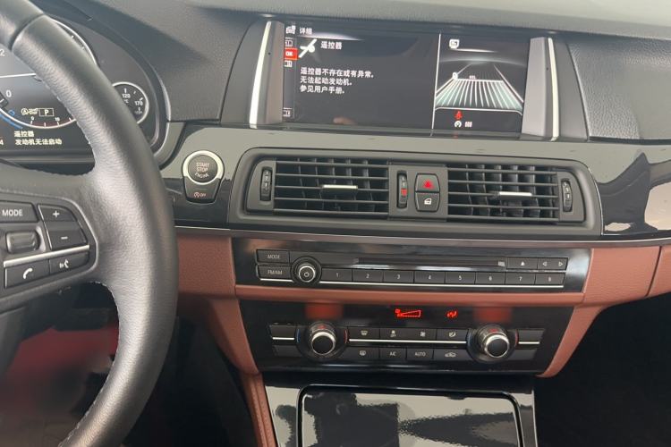 Used BMW 5 Series 2014 520Li Elegant Model Interior 3