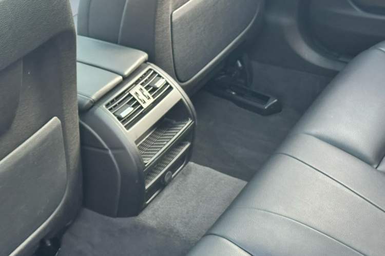 Used BMW 5 Series 2014 520i Touring Edition Interior 3