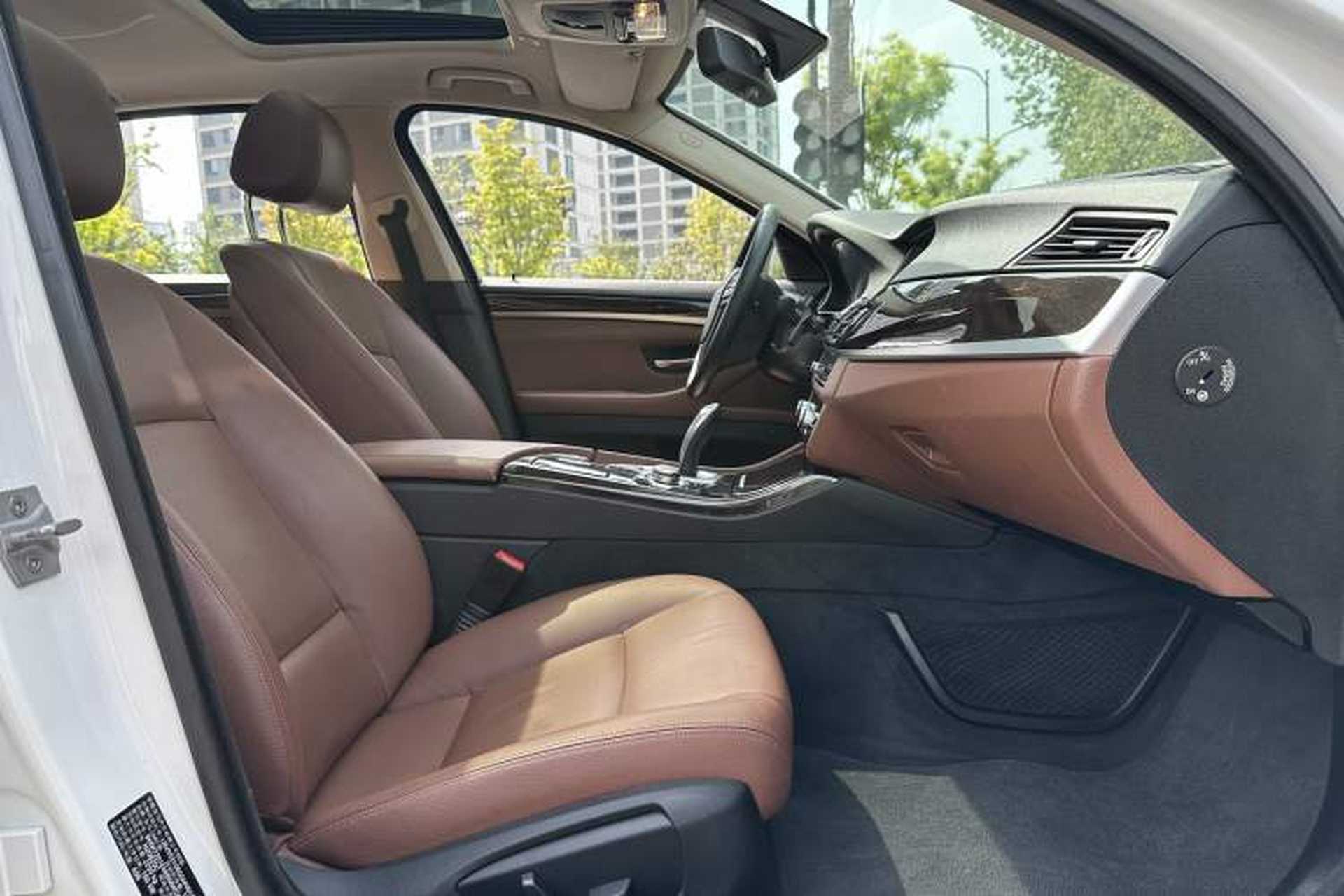 Used BMW 5 Series 2014 525Li Leading Model Interior 3