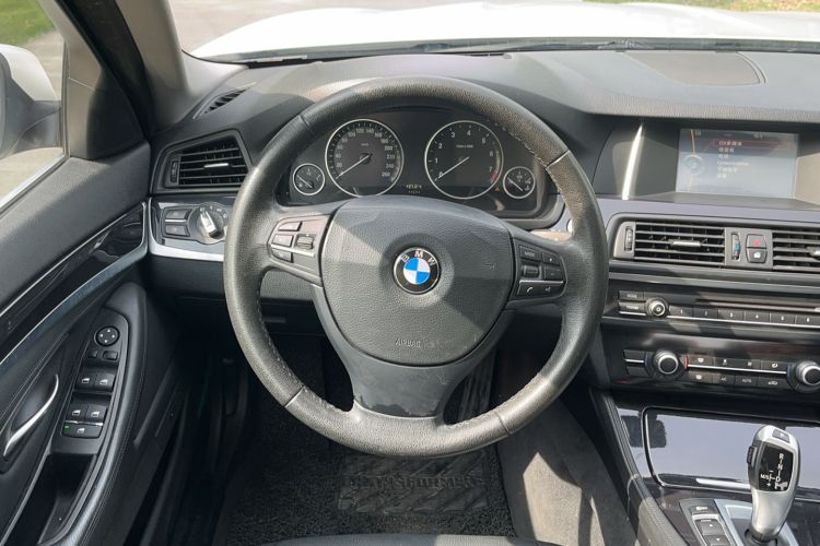 Used BMW 5 Series 2014 520Li Elegant Model Interior 4