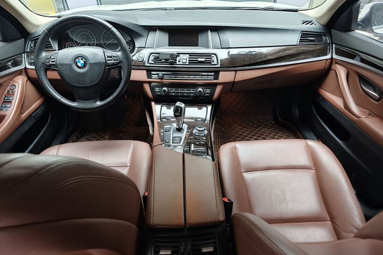 Used BMW 5 Series 2014 525Li Leading Model Interior 4