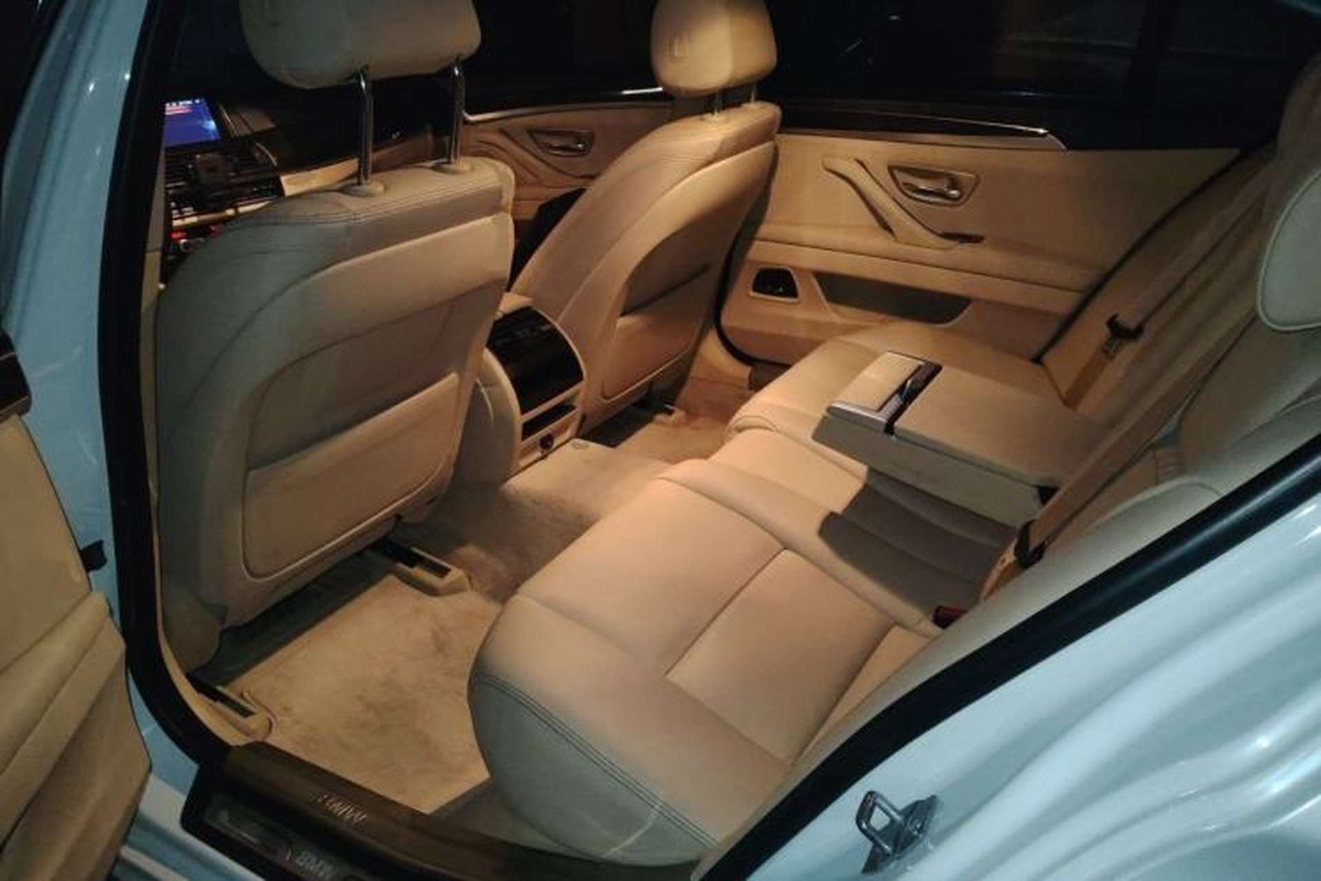 Used BMW 5 Series 2014 525Li Luxury Design Package Interior 4