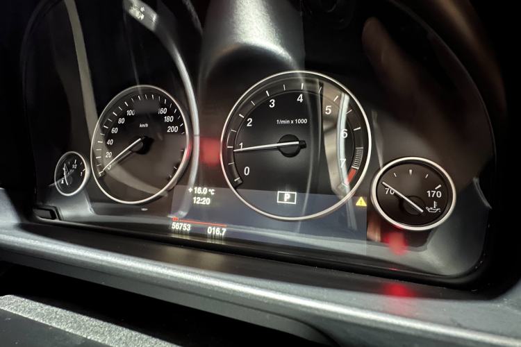 Used BMW 5 Series 2014 525Li Leading Model Interior 4