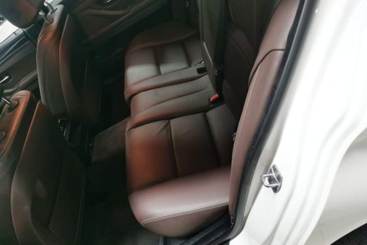 Used BMW 5 Series 2014 525Li Luxury Design Package Interior 4
