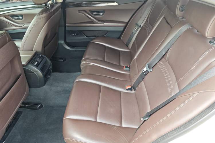 Used BMW 5 Series 2014 525Li Luxury Design Package Interior 4