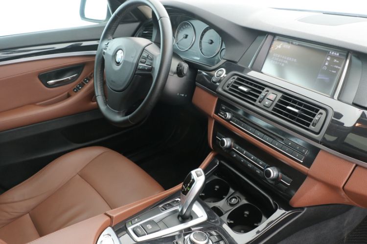 Used BMW 5 Series 2014 520Li Elegant Model Interior 5