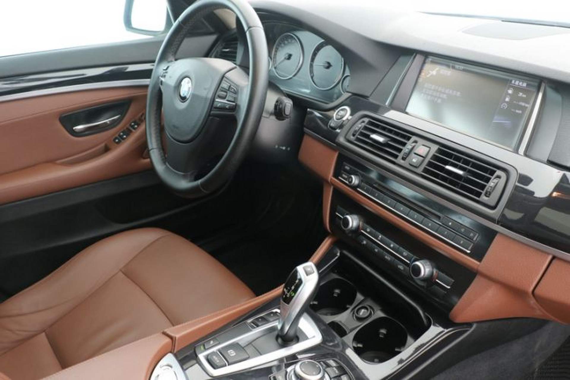 Used BMW 5 Series 2014 520Li Elegant Model Interior 5