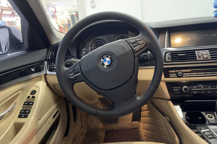 Used BMW 5 Series 2014 520Li Elegant Model Interior 5