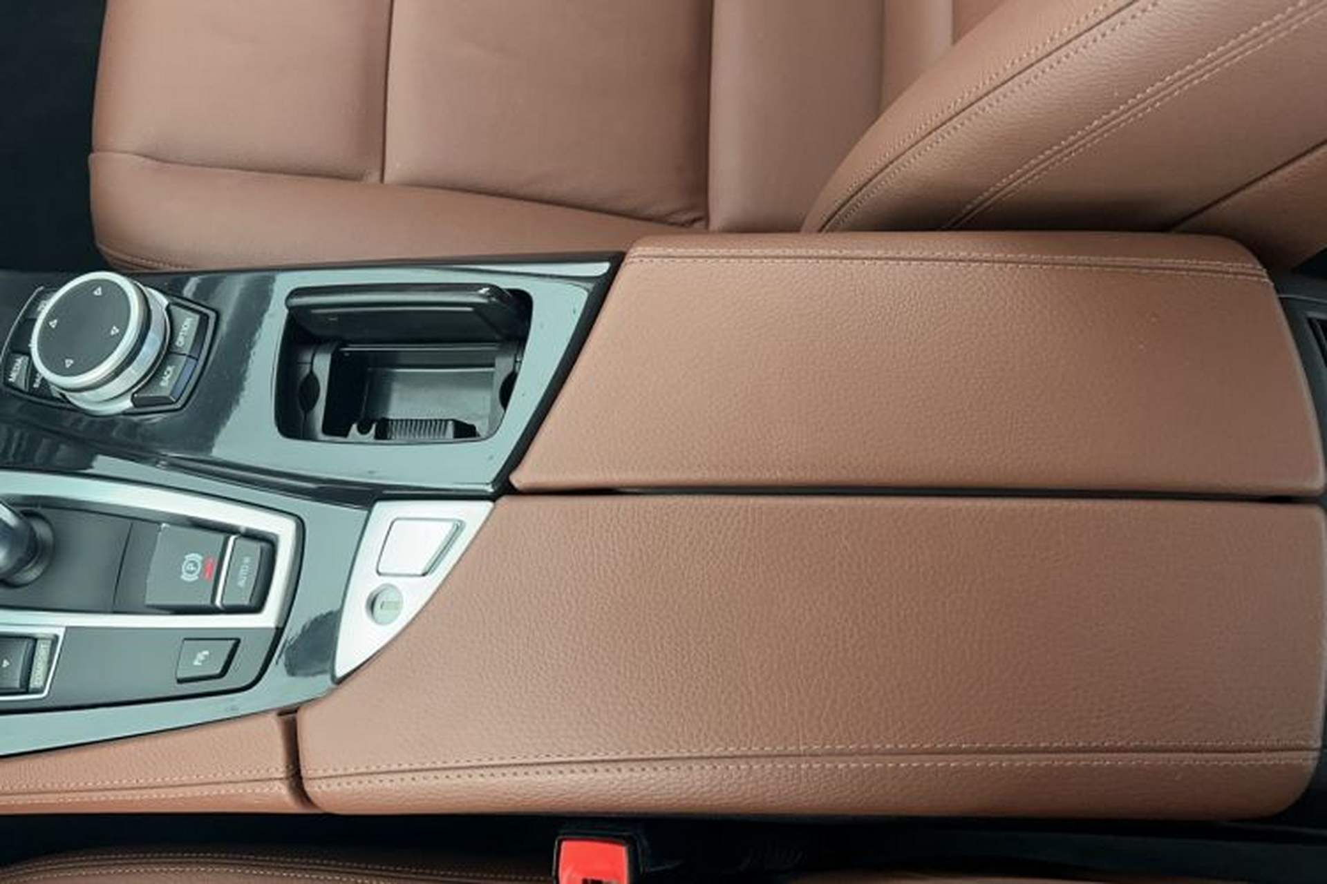 Used BMW 5 Series 2014 520Li Elegant Model Interior 5