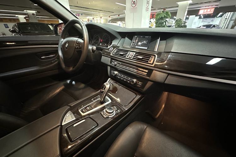 Used BMW 5 Series 2014 525Li Leading Model Interior 6