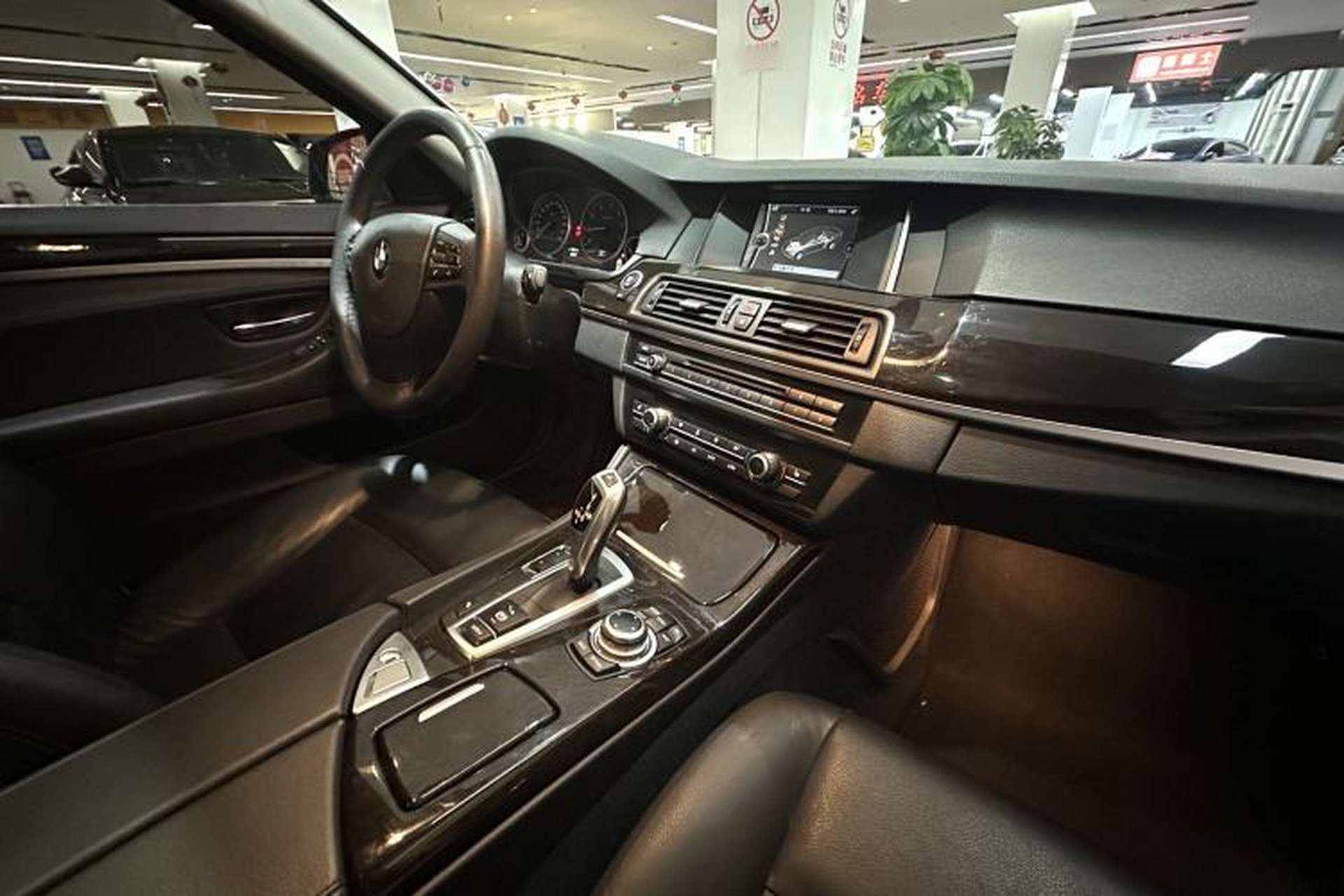Used BMW 5 Series 2014 525Li Leading Model Interior 6