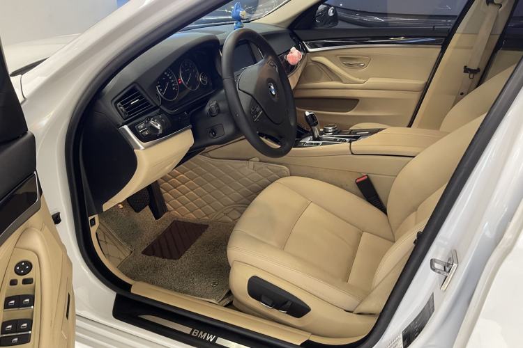 Used BMW 5 Series 2014 520Li Elegant Model Interior 7