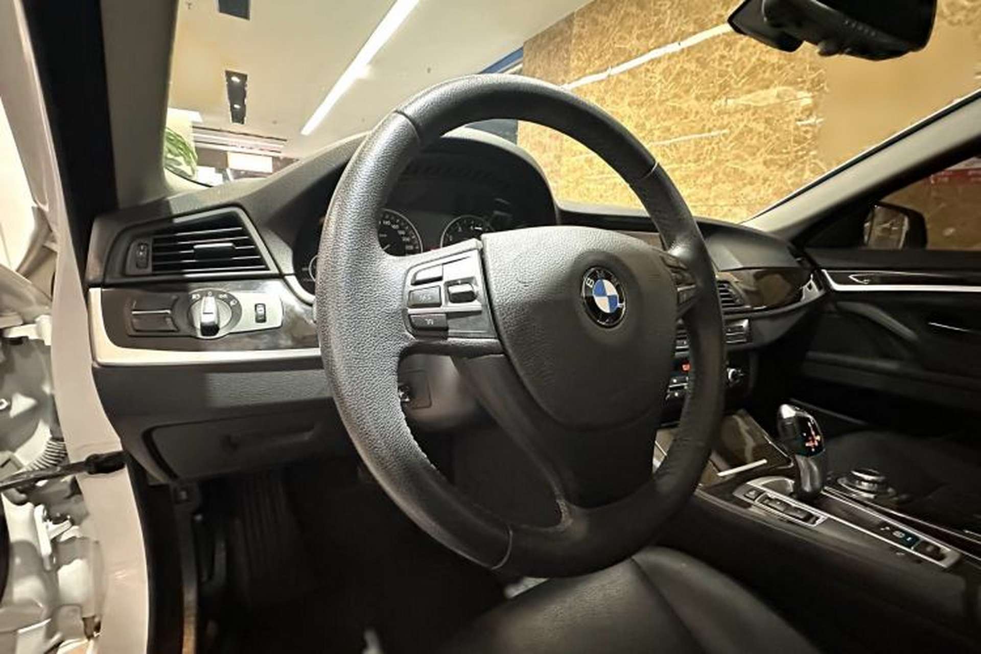 Used BMW 5 Series 2014 525Li Leading Model Interior 7
