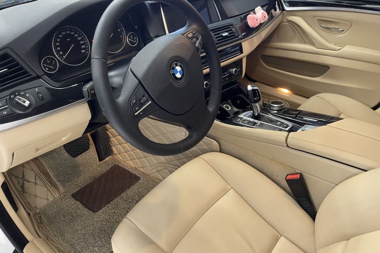 Used BMW 5 Series 2014 520Li Elegant Model Interior 8