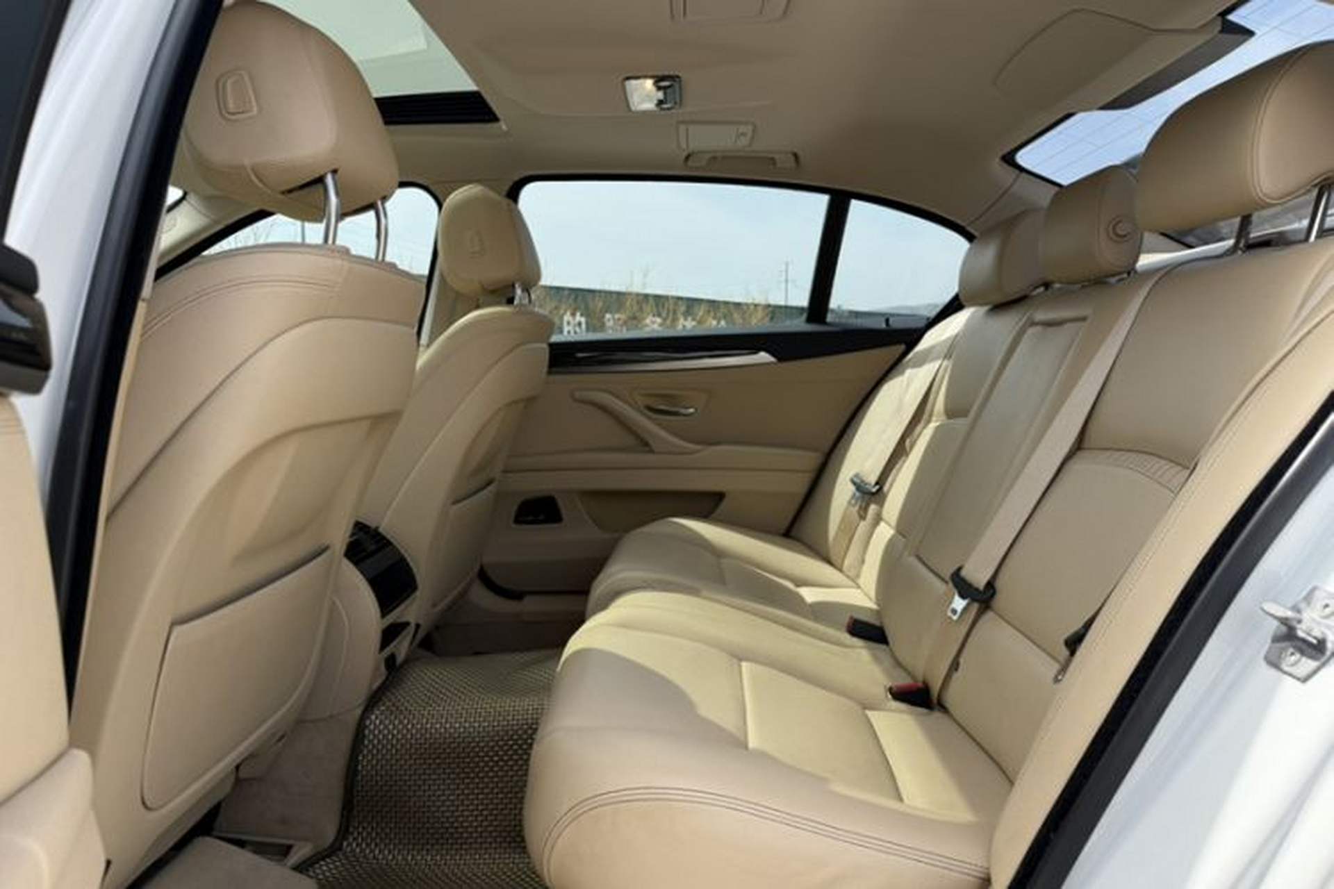 Used BMW 5 Series 2014 525Li Luxury Design Package Interior 8