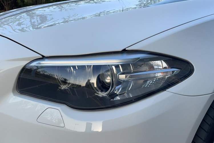 Used BMW 5 Series 2014 525Li Luxury Design Package Left Front Headlight